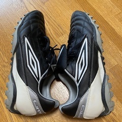 UMBRO フットサル サッカー シューズ　23.5 黒の画像