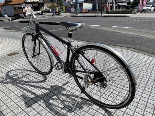 【クロスバイク】トライクロス　ミヤタ製　ブラック　泥除け、前キャリア付　若林自転車　唐崎店　SALE中❗️