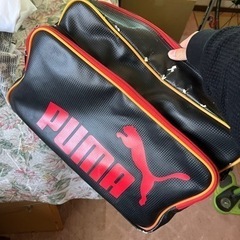 プーマ エナメルバッグ