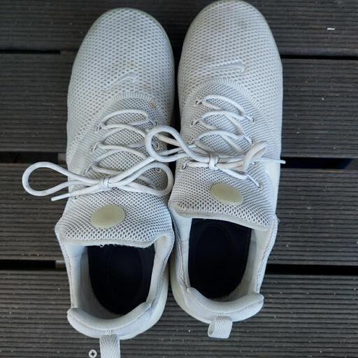 adidasスニーカー