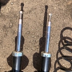 E12ノートe-power nismo s 純正サス・ショック一式の画像