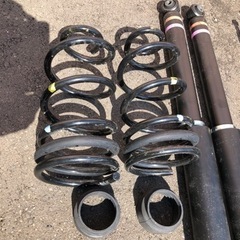 E12ノートe-power nismo s 純正サス・ショック一式の画像