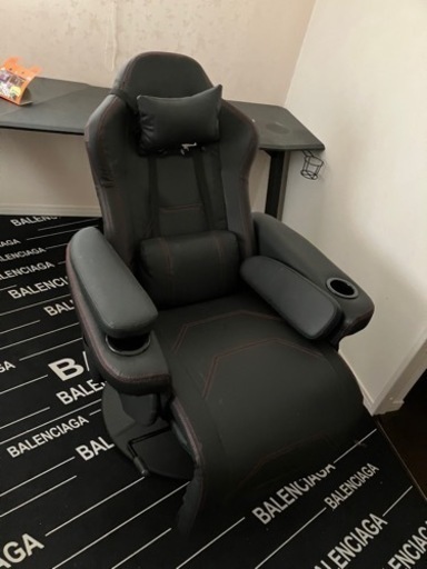 ゲーミングチェアとゲーミングデスク