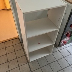 収納棚の画像