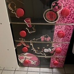 取引中　ハローキティー　収納棚