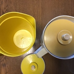 タッパーウエア　水差し　２個の画像