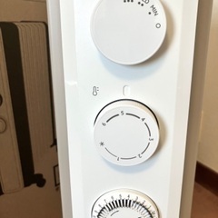 デロンギ　ヴェルティカルドオイルヒーター 型式番号　RHJ21F0812の画像