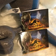 ジュラシックワールド　ぬいぐるみ　2つの画像