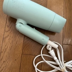 ヘアドライヤー　サロニアの画像
