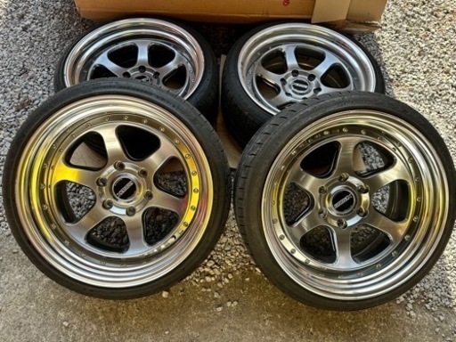 ハイエース  タイヤ付きホイール essex