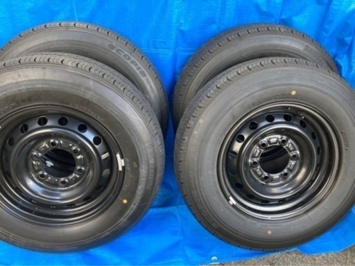 ハイエース純正タイヤ4本セット