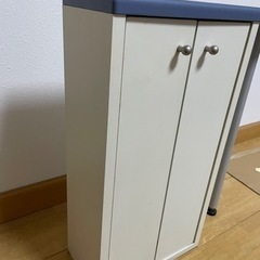 トイレ　収納棚の画像