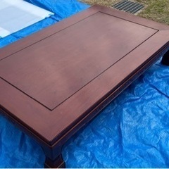 大きいテーブル