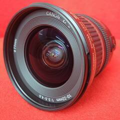 CANON EF-S 10-22mm f/3.5-4.5 USM...