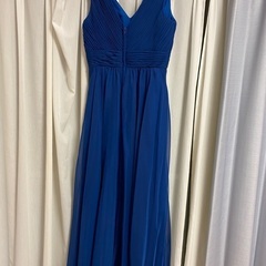 青のドレスの画像
