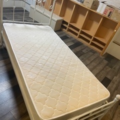 引取り急募！姫シングルベッド　新古品