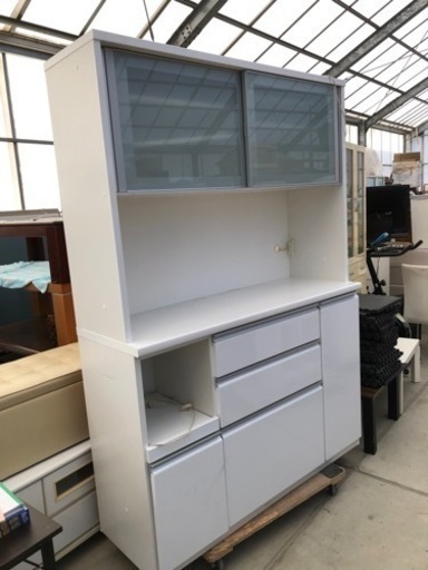松田家具 キッチンボード 高級家具です❗️横幅140cm奥行50cm高さ200cm