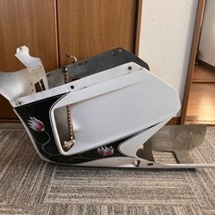 HONDA  RVF400  カウルの画像