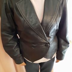 レディース　革のジャケットの画像