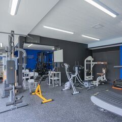 【能勢町】トレーニングジム併設のシェアハウス！スーパー、コンビニなど徒歩圏内で好立地、リフォーム済 - 不動産