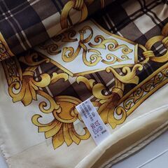SILKスカーフの画像