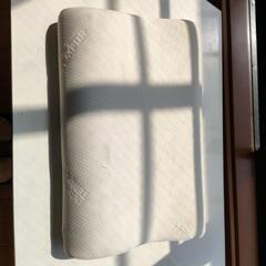 TEMPUR　枕　白