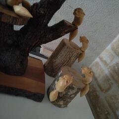 木彫りの狐の画像