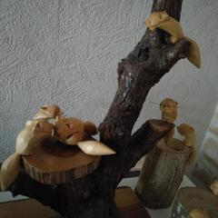 木彫りの狐の画像