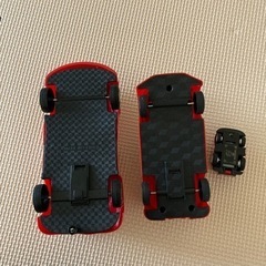 赤いミニカーの画像