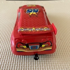 赤いミニカーの画像