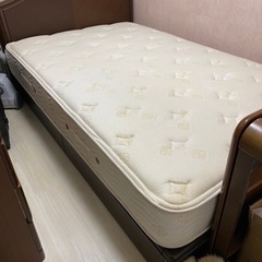 ⭐︎【破格】⭐︎組み立て簡単シモンズ　セミダブル定価20万　中古　分解発送 ⭐︎【破格】⭐︎組み立て簡単シモンズ セミダブル定価20万 中古