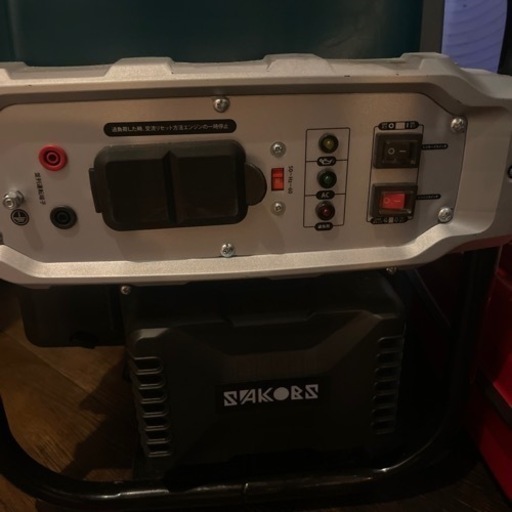 インバーター発電機　ガソリン携行缶付き