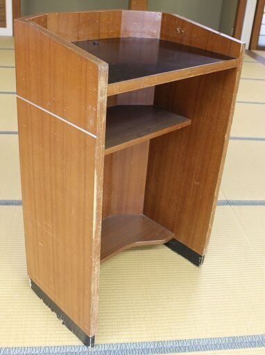 司会台をお売りします