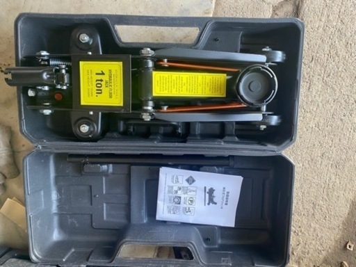 油圧式フロアジャッキー