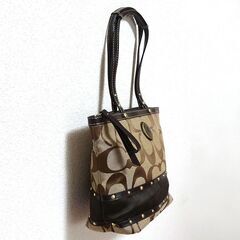 COACH コーチ　シグネチャー　トートバッグ　 F20014 スタッズバッグ　ブラウン系　ハンドバッグ　肩掛けバッグ　正規品の画像