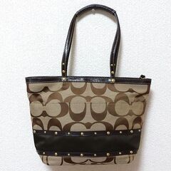 COACH コーチ　シグネチャー　トートバッグ　 F20014 スタッズバッグ　ブラウン系　ハンドバッグ　肩掛けバッグ　正規品の画像