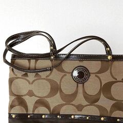 COACH コーチ　シグネチャー　トートバッグ　 F20014 スタッズバッグ　ブラウン系　ハンドバッグ　肩掛けバッグ　正規品の画像