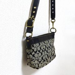 正規品　COACH コーチ　シグネチャー　ダッフル　ショルダーバッグ　斜めがけショルダー　ブラック　黒　キャンバス×レザーの画像