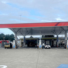 行里川にあるENEOSのガソリンスタンドです！洗車のサブスクをやっています。月額定額制なので、気になったらいつでも洗車！1ヶ月無料お試しキャンペーンを実施中です！ - 石岡市