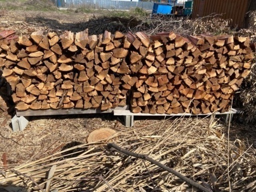 薪　針葉樹　長さ約35cm 薪割り済み