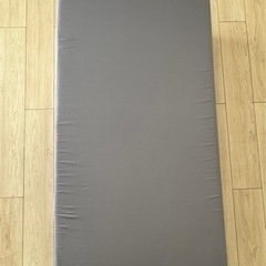 ニトリ　三つ折りマットレス　セミダブルの画像