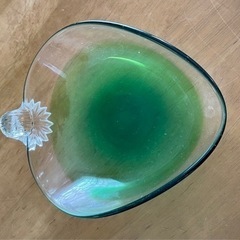 アクセサリートレイ　皿　小物入れ　ガラスの器　りんご  の画像