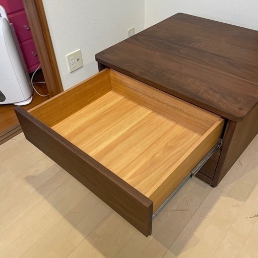 【展示未使用品‼️】高級♪ 府中家具 78cm幅ダイニングチェスト キャスター付きセンターテーブル 収納家具 木製ダークブラウン♪ 展示未使用品‼️】高級♪ 府中家具 78cm幅ダイニングチェスト