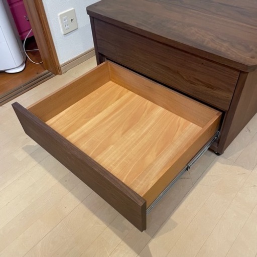 【展示未使用品‼️】高級♪ 府中家具 78cm幅ダイニングチェスト キャスター付きセンターテーブル 収納家具 木製ダークブラウン♪