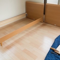 高さを変えられる組み立てベッド 