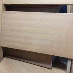 高さを変えられる組み立てベッド の画像