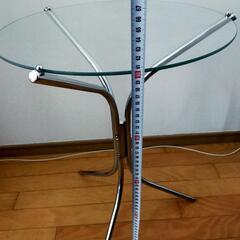 ガラステーブルの画像