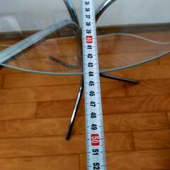 ガラステーブルの画像