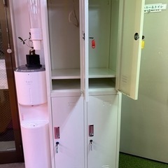 4人用ロッカー