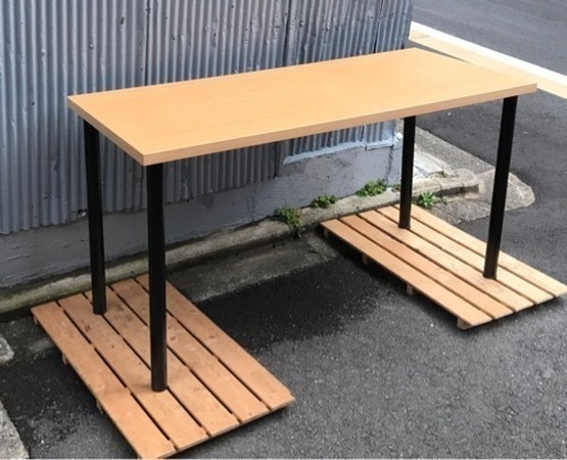 ニトリ　シンプルなテーブル　